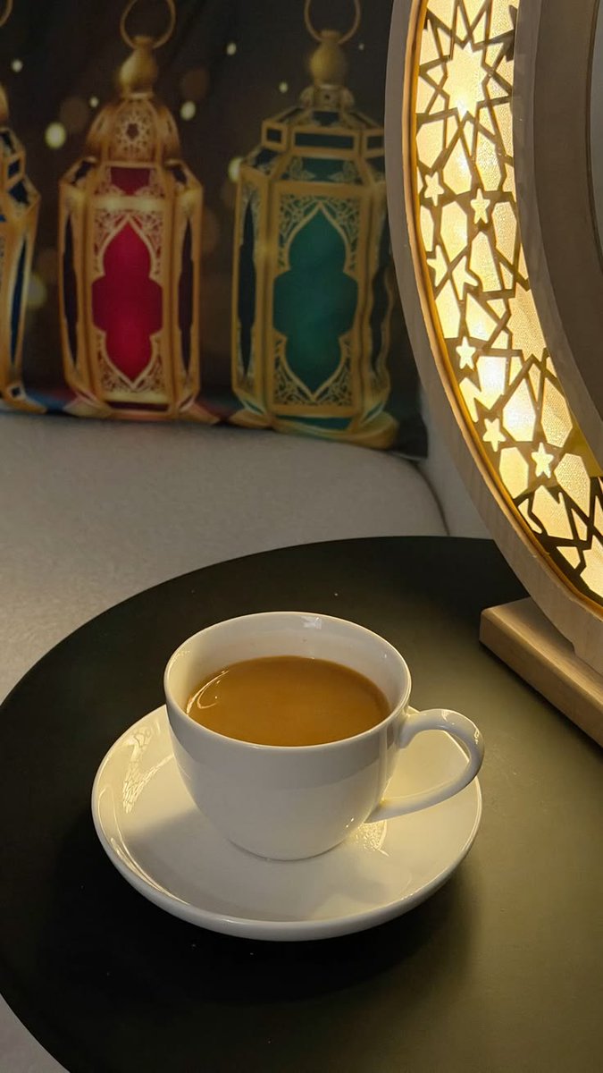 الله خلقك عزيزاً مضيئاً 
فلا تطفي روحك بما لا يستحقها

#حبيت_اقول