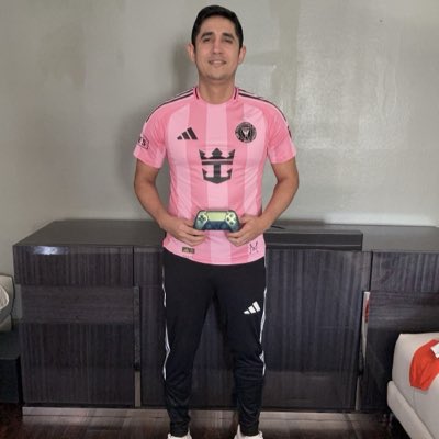 Rickyarrobo's tweet photo. #NuevaFotoDePerfil https://t.co/8D3tHL5lrd