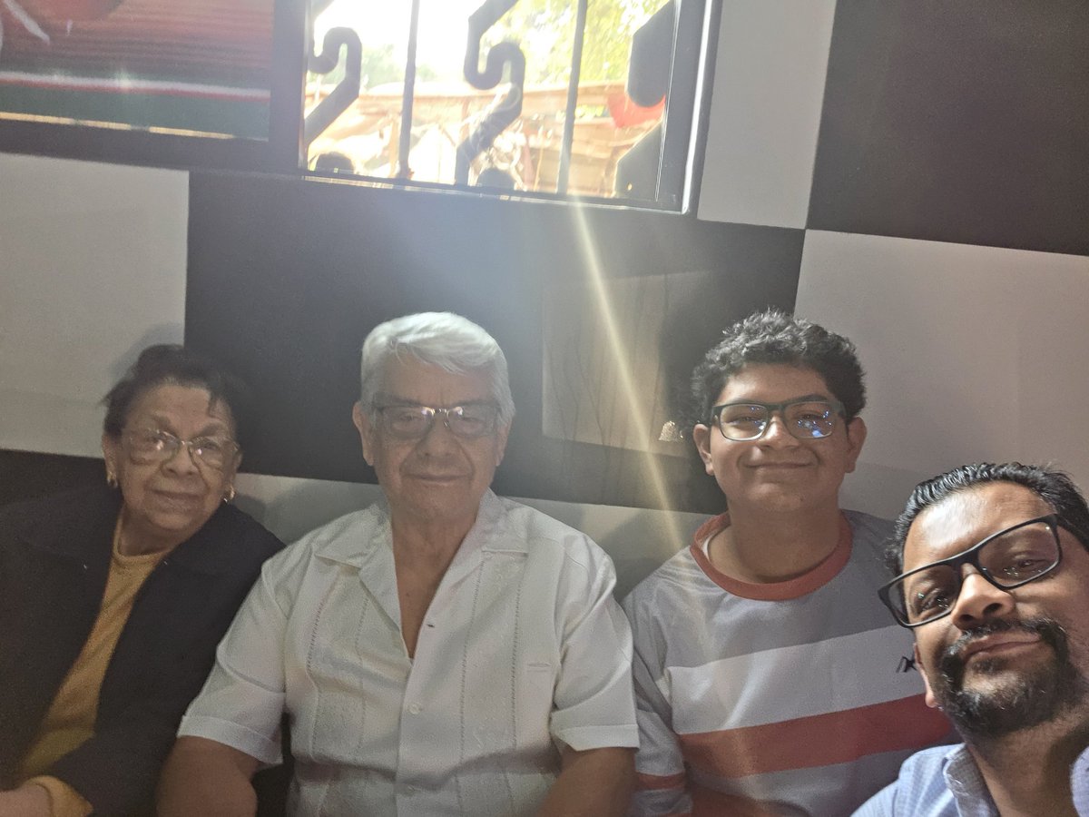 LyonStart's tweet photo. Festejando a la bendición grandote!!! https://t.co/NOrb2p7NQO