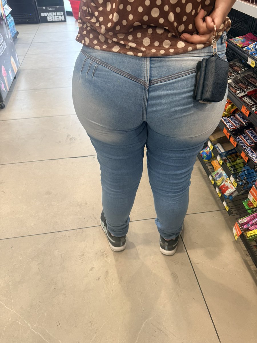 Sirenita y Tiburon 😋😋 tweet media