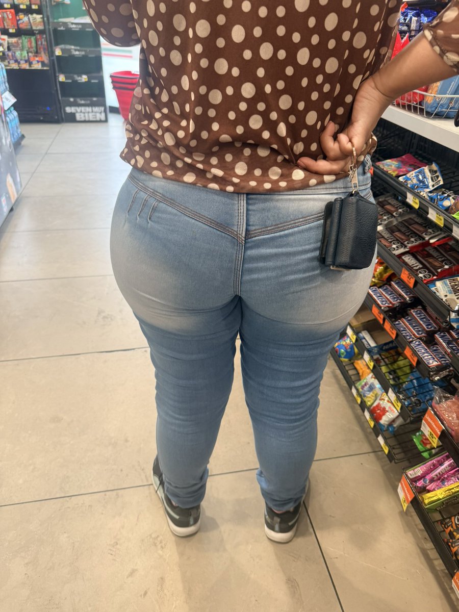 Sirenita y Tiburon 😋😋 tweet media