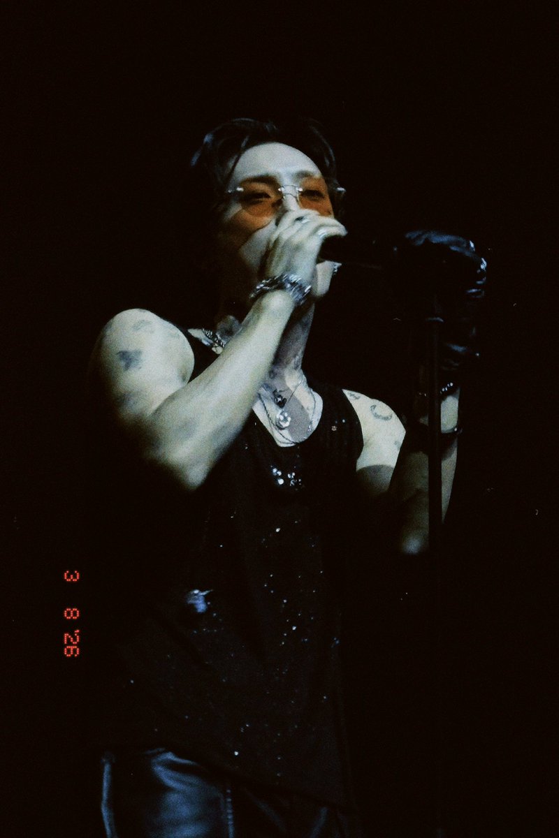 peachkwanie's tweet photo. @official_junhee thanks for this amazing concert, like always you were absolutely spectacular, love you forever 🥹💓

#JUNHEETourinEUROPE
#junheeinberlin https://t.co/3y3M61VyxI
