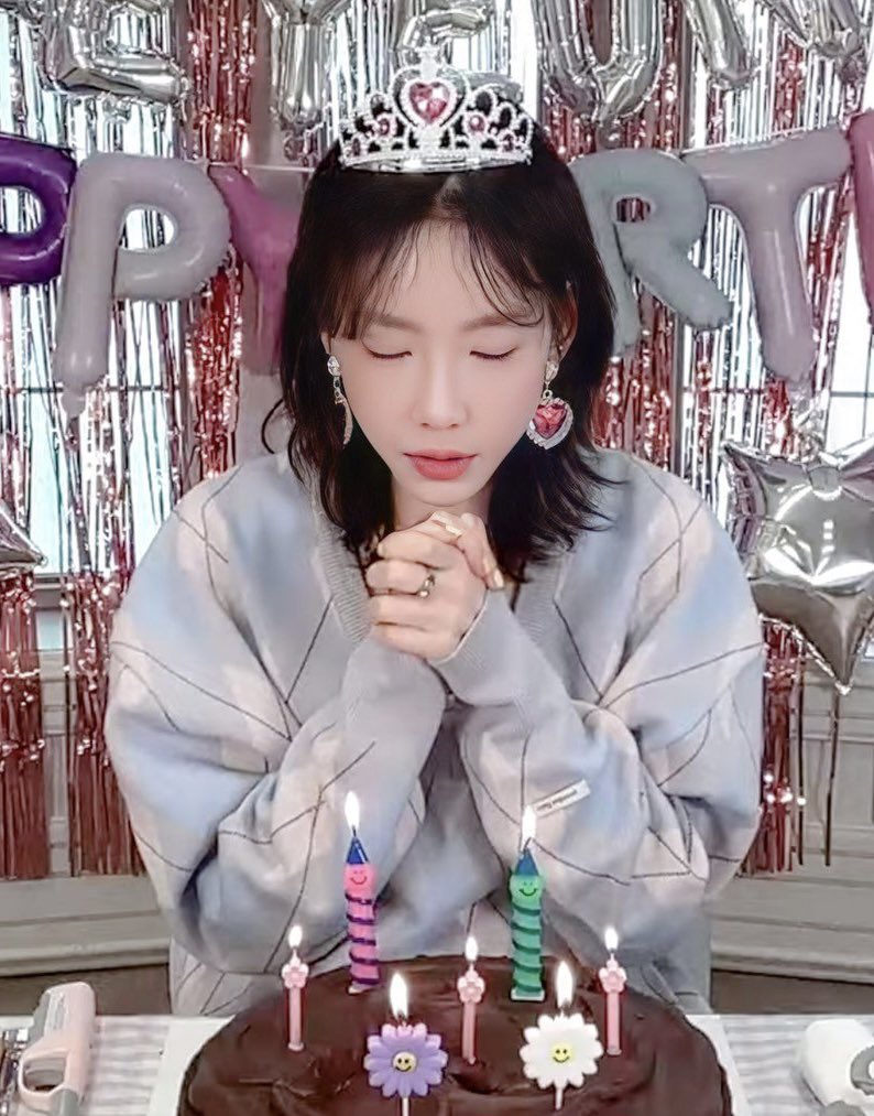 taeyeon pics tweet media