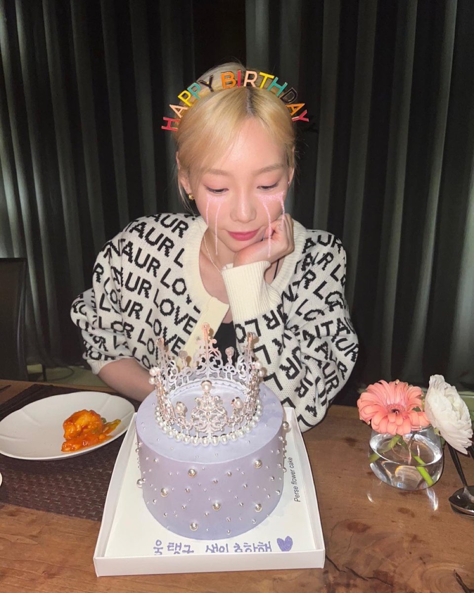 taeyeon pics tweet media