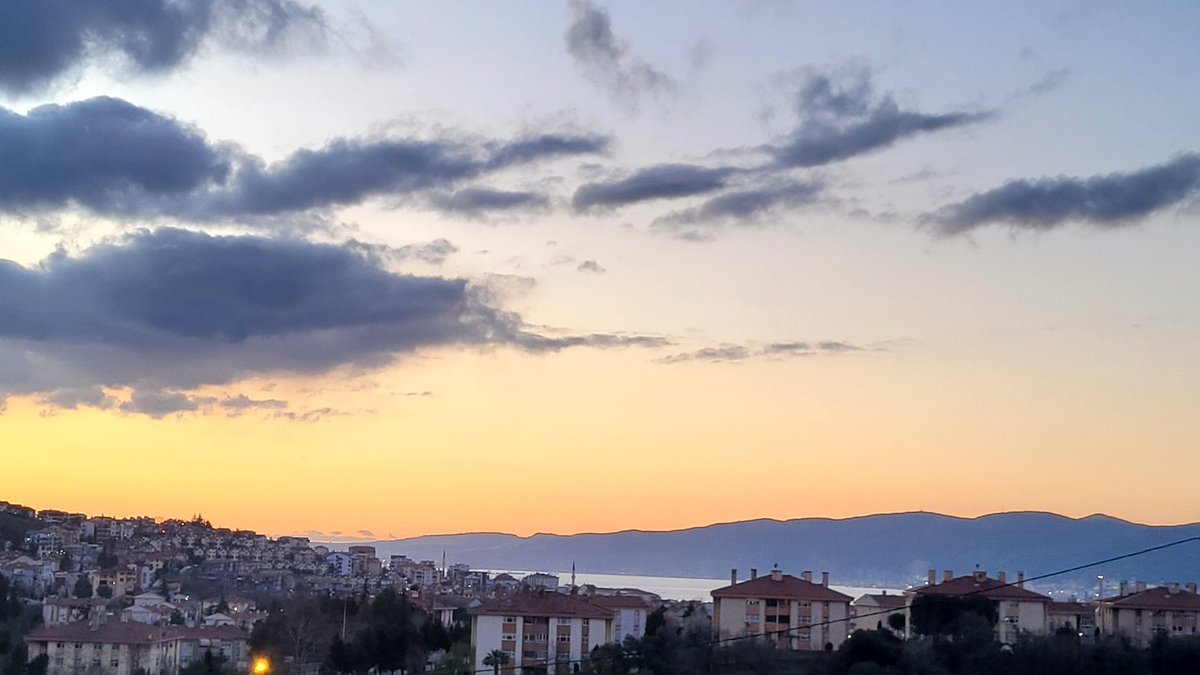 "Kusursuz insan arama, dostun postu eskimez, yaşamak maceradır"