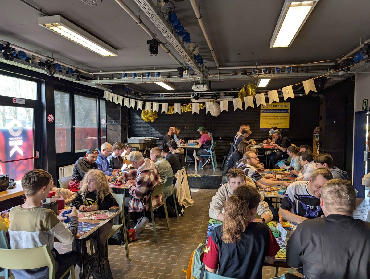 🇸 🇭 🇲 🇴 🇳 tweet media