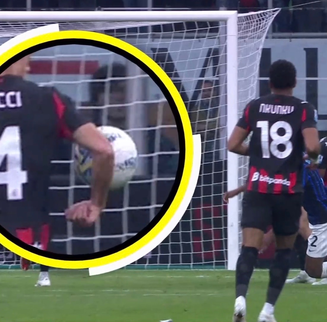 Elcalcio_'s tweet photo. 🚨🗣️ الحكم السابق ماورو بيرغونزي لـ Domenica Sportiva:

"لمسة يد ريتشي هي مخالفة يد وبوضوح ركلة جزاء .. تم ارتكاب خطأ، لكن الأمر الأخطر هو أن حكم الـVAR لم يستدعِ دوفيري لمراجعة اللقطة على الشاشة." 🚫 https://t.co/0iUJkxmfNY