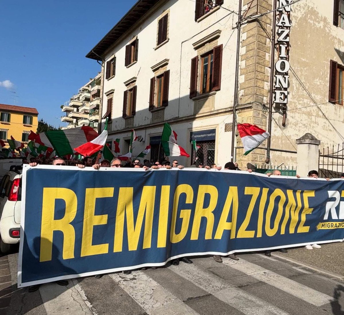 ADA79991318's tweet photo. @fuoridalcorotv @CosCastiglioni #REMIGRAZIONE #REMIGRAZIONE #IMMEDIATA 😡😡😡
#DOBBIAMO #FERMARE #I #GIUDICI
#CHE #LI #DIFENDONO
#E #CI #FANNO #UCCIDERE #A #NOI 😭😭😭😡
#SEMBRANO #PIU'
#SOLDATI #ISLAMICI
#CHE #POVERE #PERSONE #AFFAMATE 😡😡😡 https://t.co/nbhLz1R4jz