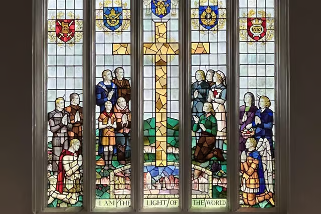 watts_malcolm's tweet photo. #stainedglassSunday Came across this delightful post-WWII window at St Mary Magdalene and St Denys in Midhurst, West Sussex this afternoon. https://t.co/Oc8y9xLxHP