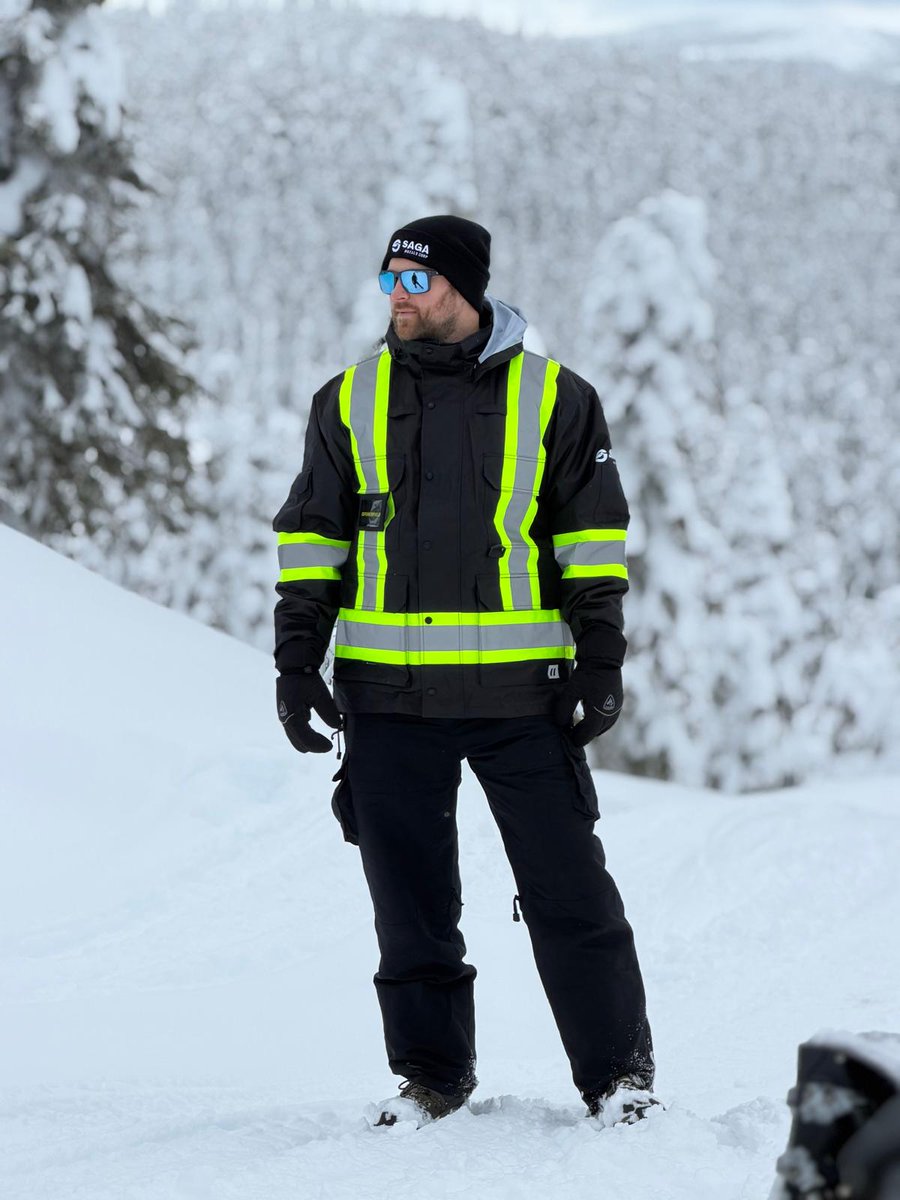 sagametals's tweet image. $SAGA $SAGMF 📸 CEO Mike Stier joined the team in Labrador as drilling advances at the Trapper Zone.
💭 Curious about Radar’s geology, drill program, or the titanium market?
Drop your questions below, and we’ll answer.
#titanium #criticalminerals #investing