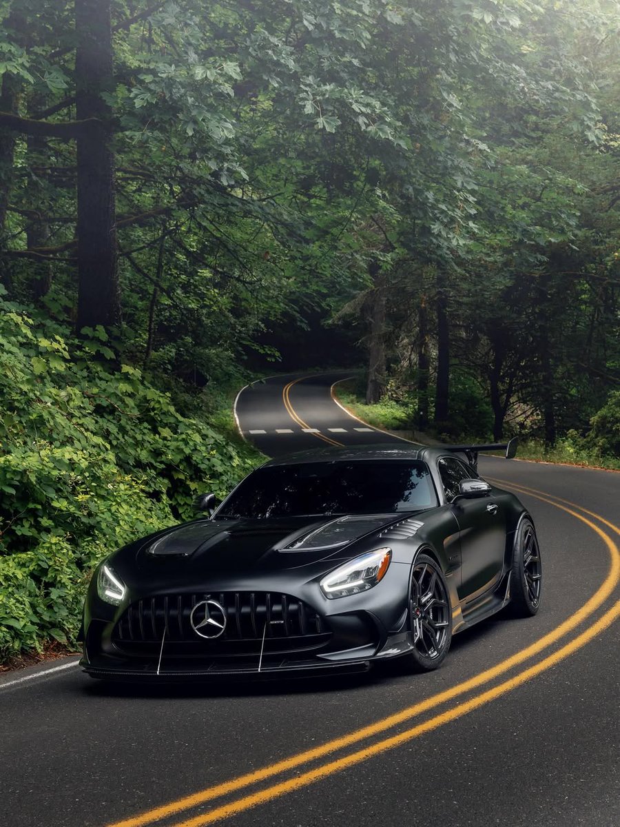 addict_auto's tweet photo. Mercedes AMG GT Black Series 🍀 https://t.co/a5nulbnD3E