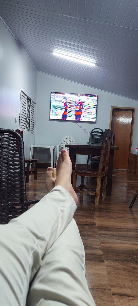 Domalpha6's tweet photo. Aissistindo jogo do rival https://t.co/FU6veQFvwv