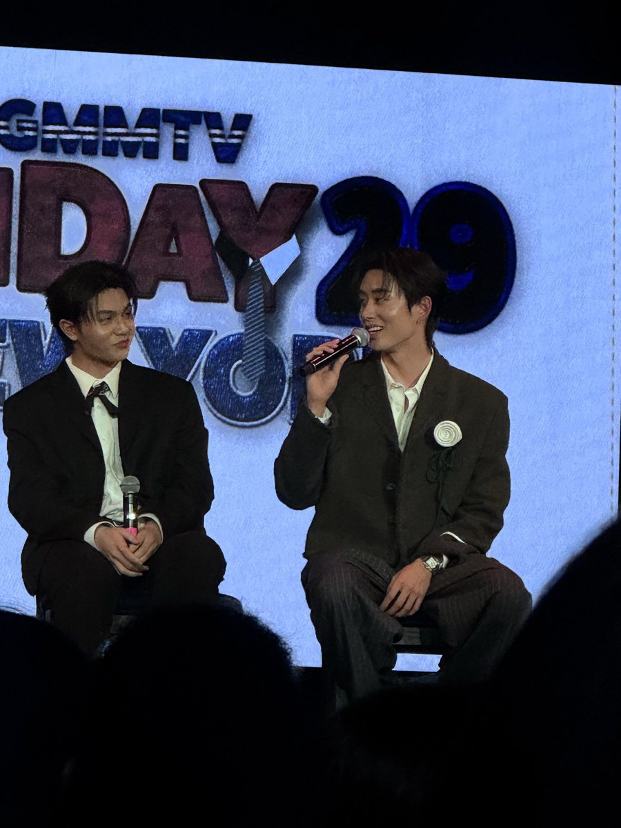 william really graduated from university of loserism with a masters degree in downbadism for est supha atp

WILLIAMEST SMILES NYC 
#PPWExNY  #WilliamEst