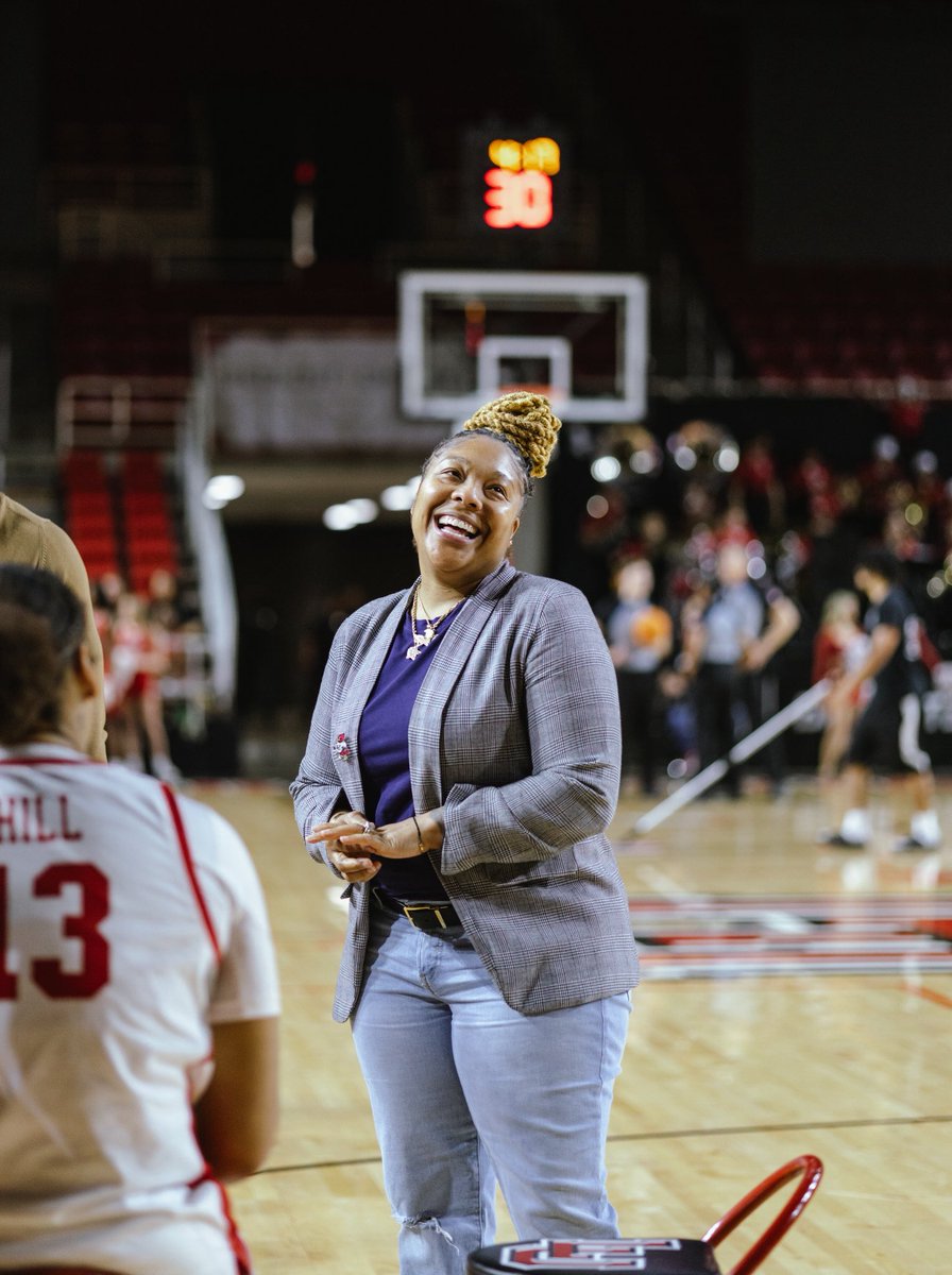 LamarWBB's tweet photo. That #2 seed feeling 🤩

Cardinal Nation, get your tickets at the link in bio and be there Wednesday at 1 PM in Lake Charles for your Lamar Women’s basketball team! Show up and show OUT. 🙌🏼

#ThePowerOfOne | #PeckEmCards https://t.co/ebv3Ipy4vX