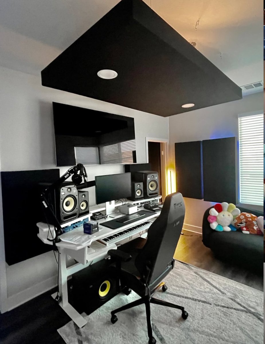 Label Submissions tweet media