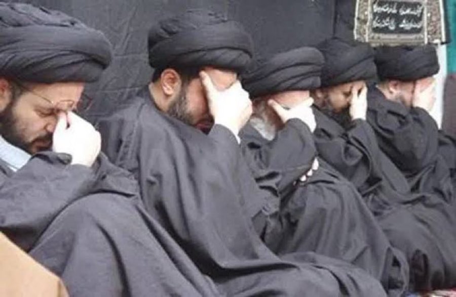 النائحات 

اللهم لا تبقي منهم أحدا