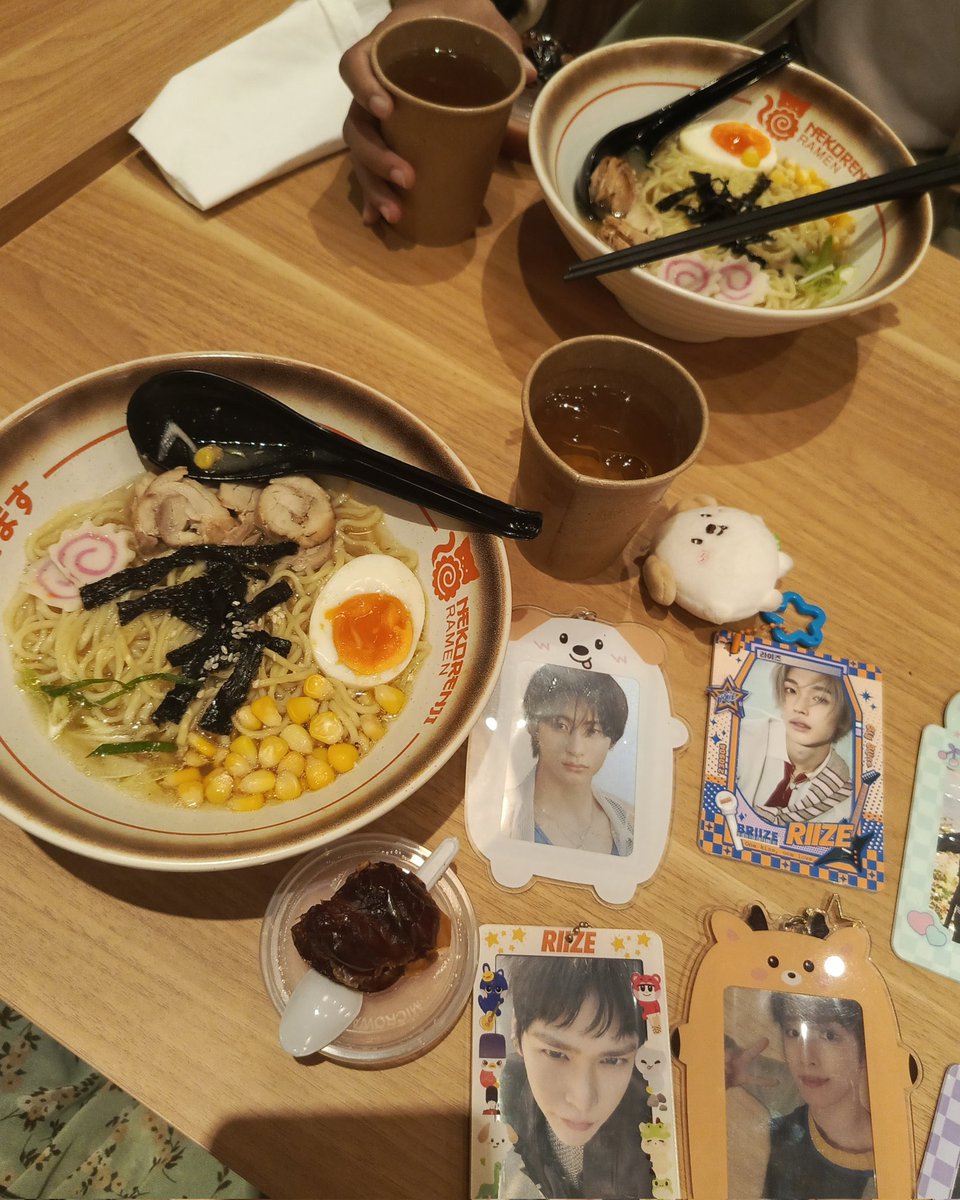 sim2saem's tweet photo. a celebration for March boys, RIIZE and BRIIZE @andolbin_band 라이즈 브리즈 모두 수고했엉~ 오래오래 보쟈 다음에 또 만날 (⁠｡⁠･⁠ω⁠･⁠｡⁠)⁠ﾉ⁠♡ https://t.co/Qy50OcFGsD