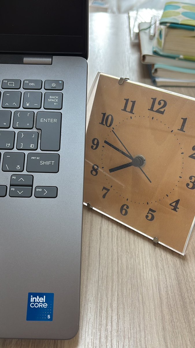 おはようございます🌞
今日は中の人、在宅勤務👩‍💻早朝からお祈りしたのでとても元気です！今日も元気に頑張りましょう〜！