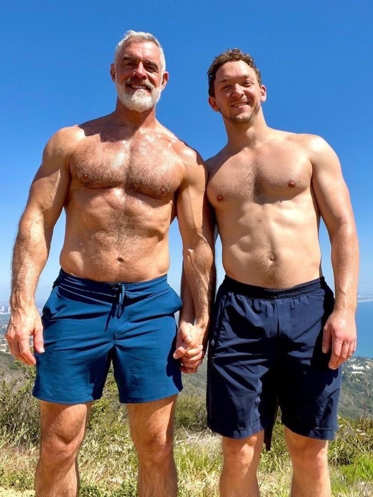 hot dudes tweet media