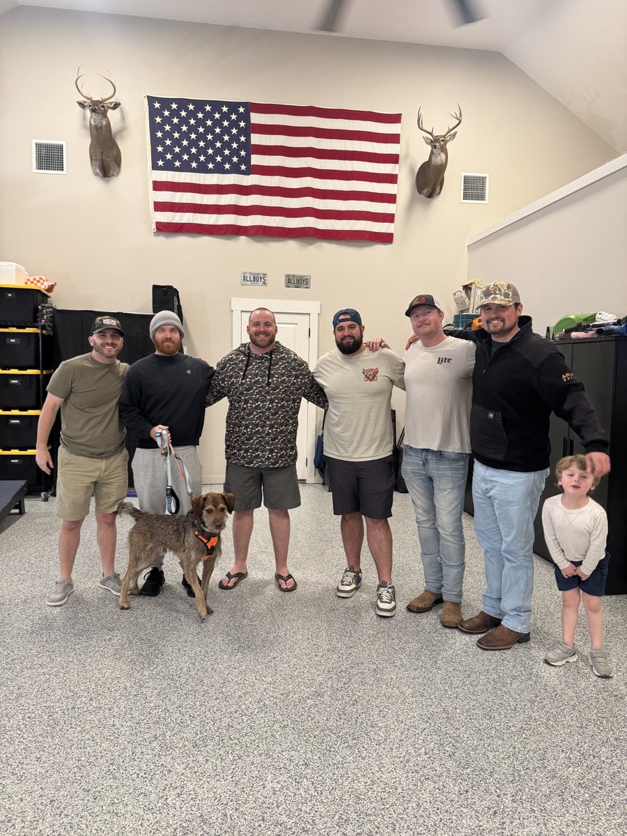 901Case's tweet photo. Groomsmen secured ✅
James Morris, I got your troops lined up for September. https://t.co/rFiJtPjeHb