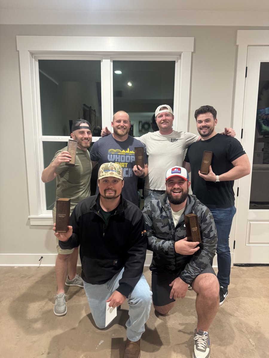 901Case's tweet photo. Groomsmen secured ✅
James Morris, I got your troops lined up for September. https://t.co/rFiJtPjeHb