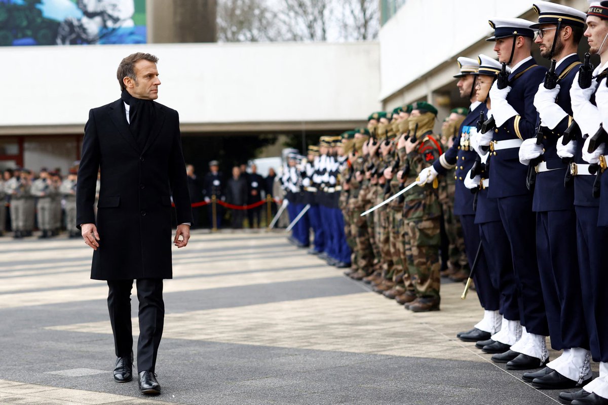 🇫🇷🇨🇾 Macron is flying to Cyprus tomorrow.

France's Charles de Gaulle carrier is already in the Mediterranean. A French frigate is deployed. B-1 bombers are operating from English soil.

Now the French president himself is going to the frontline of Europe's response.

France is