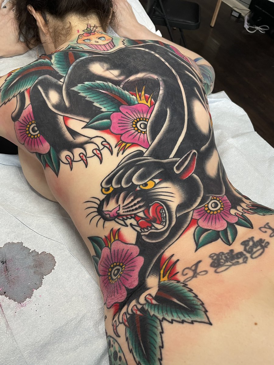 Hilda (Cupcakes) tweet media