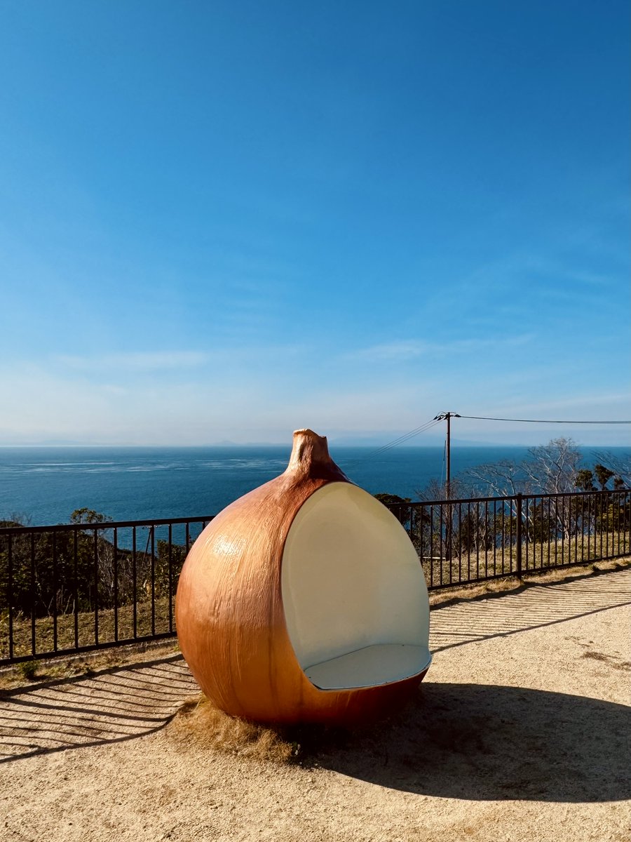 bikepac's tweet photo. 【アワイチの想い出】
彼の地で名産品の旨い調理法を知り惚れ直す
という幸せも旅の悦び。

#日本雑紀行
#たまねぎのしま編
#BROMPTON https://t.co/D7E7y5b8Zt