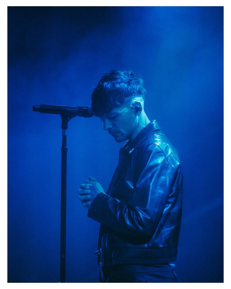 Did a 2 hour drive to an event today and listened to Harry Styles' KATTDO.
I actually liked it, it sounded like the necessary next step after Harry's House.
On my way back home I listened to Louis' HDIGH, and it was like coming home. His voice is glockenhell, warm and mine alone