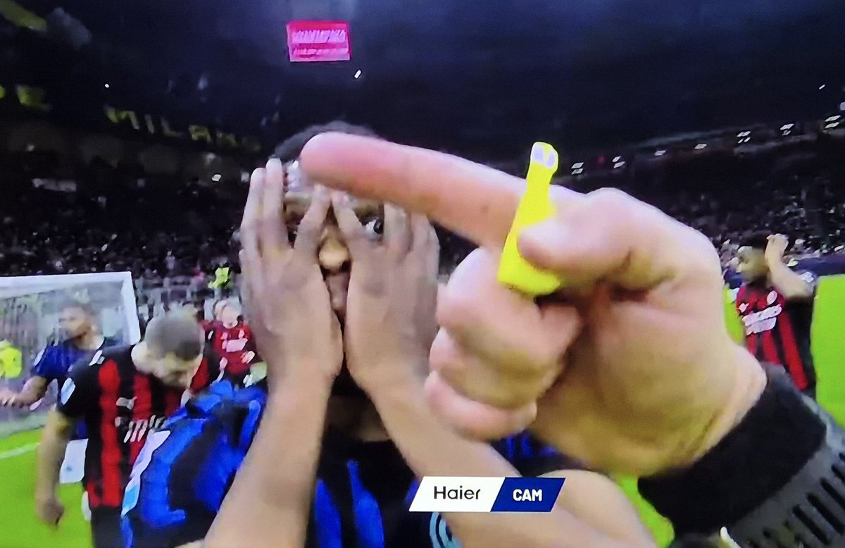 FCIM_M7md's tweet photo. تعرف انه مظلوم بدون ما تشوف اللقطة https://t.co/JtY8j7OrJ4