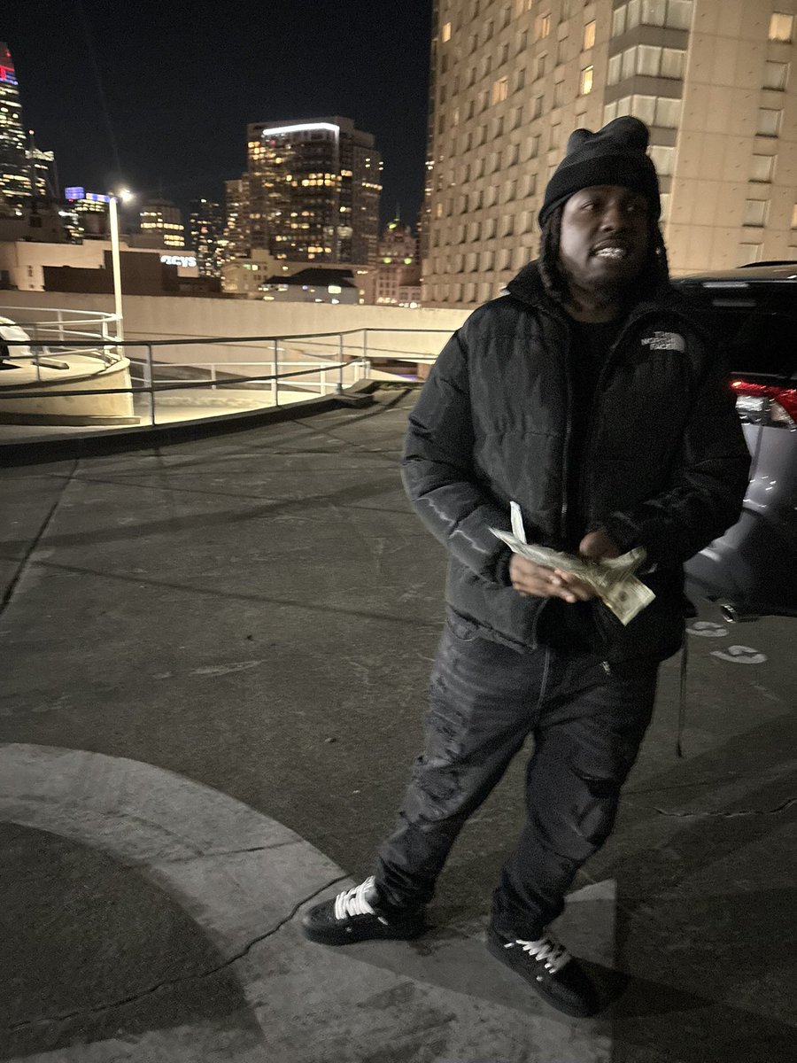 BlowMoney /🕷️ tweet media