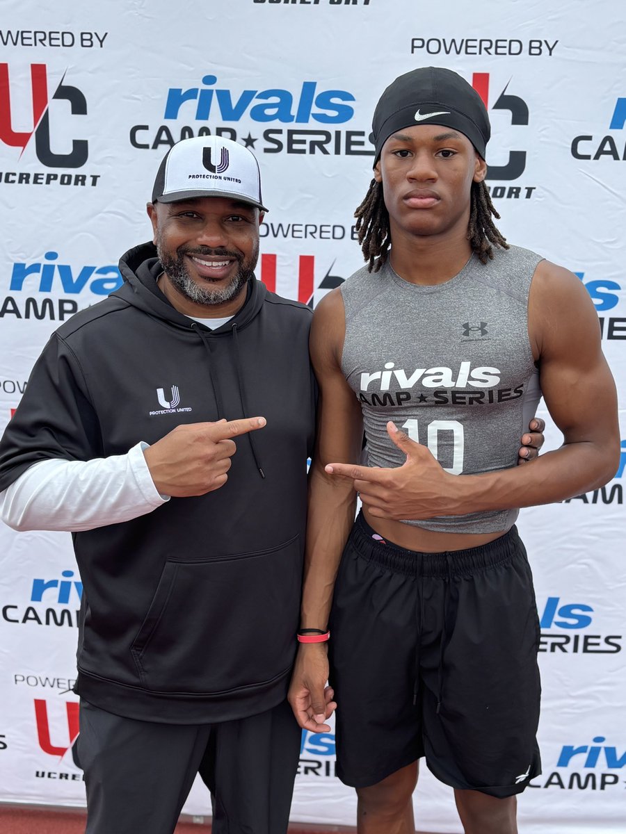 MickensJay's tweet image. Another great @Rivals Camp!  Wasn’t able to get pictures with all of our @TheProtectUCrew members that were invited to this, but did get these three @jmvilmael22 @Corbin_Smejkal @BennyEaste12886 #RivalsHTown #ProtectU @RivalsHS @samspiegs @GPowersScout @mahrowkeen