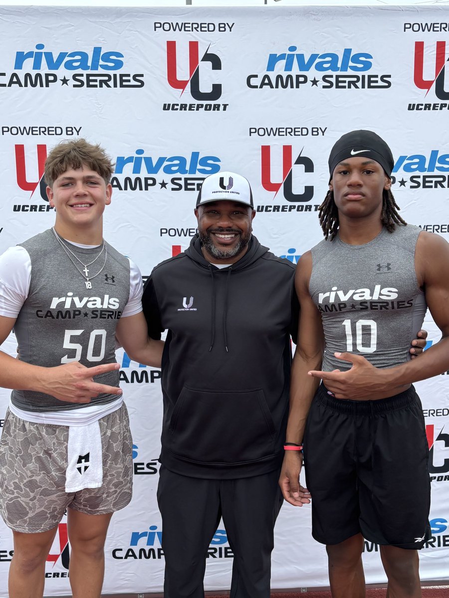 MickensJay's tweet image. Another great @Rivals Camp!  Wasn’t able to get pictures with all of our @TheProtectUCrew members that were invited to this, but did get these three @jmvilmael22 @Corbin_Smejkal @BennyEaste12886 #RivalsHTown #ProtectU @RivalsHS @samspiegs @GPowersScout @mahrowkeen