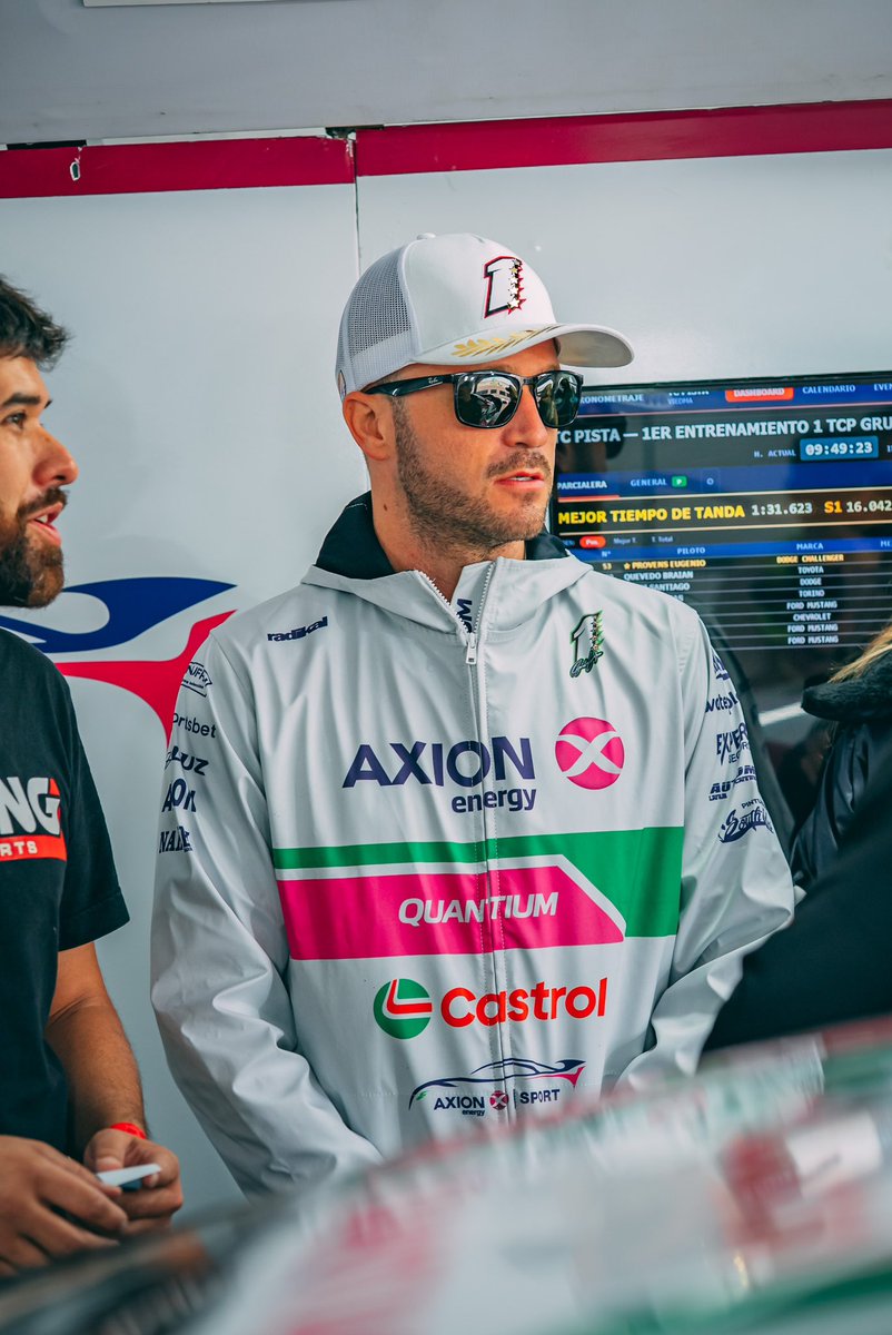 AgustinCanapino's tweet image. #TC Otro finde de mala fortuna, la pinchadura en la serie nos dejó sin esa posibilidad de pelear adelante. Después en la Final, otro pinchazo (increíble jaja) y luego un amontonamiento frente mío por un accidente saliendo de una curva, hizo que rompiera el frente del auto.

Ya