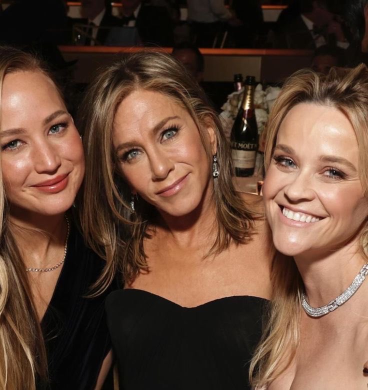 AnistonJen80267's tweet image. Happy Womens day ❤️
#jenniferaniston #usa #hallmark #hollywood #movie #LosAngles