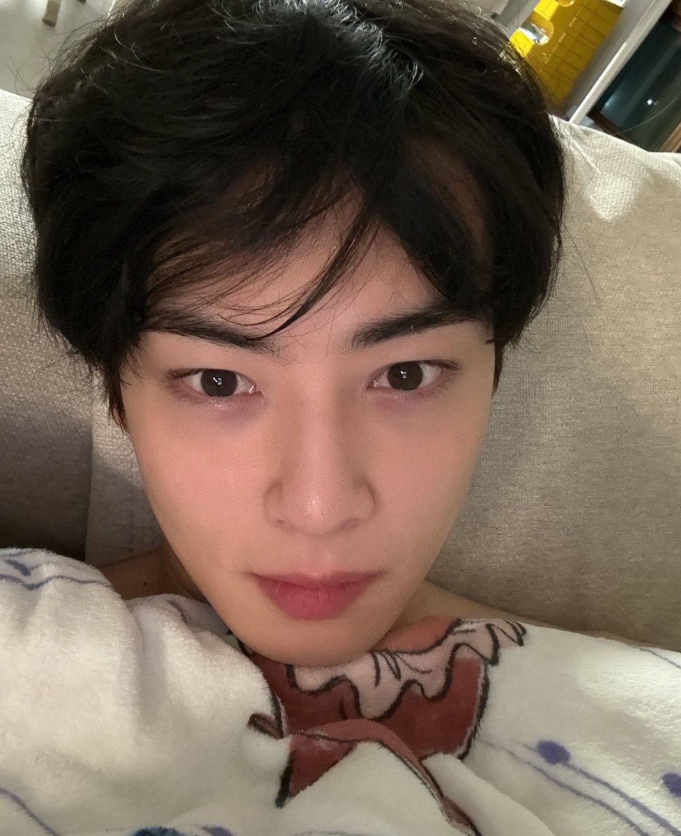 eunwoo gallery tweet media