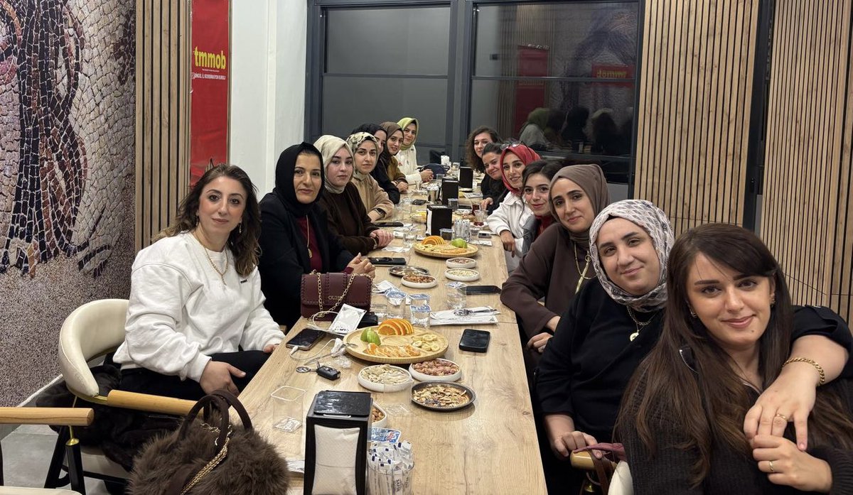 TMMOB Bingöl İKK Kadın Çalışma Grubu olarak; kentteki kadın Mimar, Mühendis ve Şehir Plancılarıyla 8 Mart Dünya Emekçi Kadınlar Günü vesilesiyle anlamlı bir buluşma gerçekleştirildi. Meslekte kadınların yeri, deneyimleri ve karşılaşılan sorunlar üzerine verimli sohbette bulunuldu