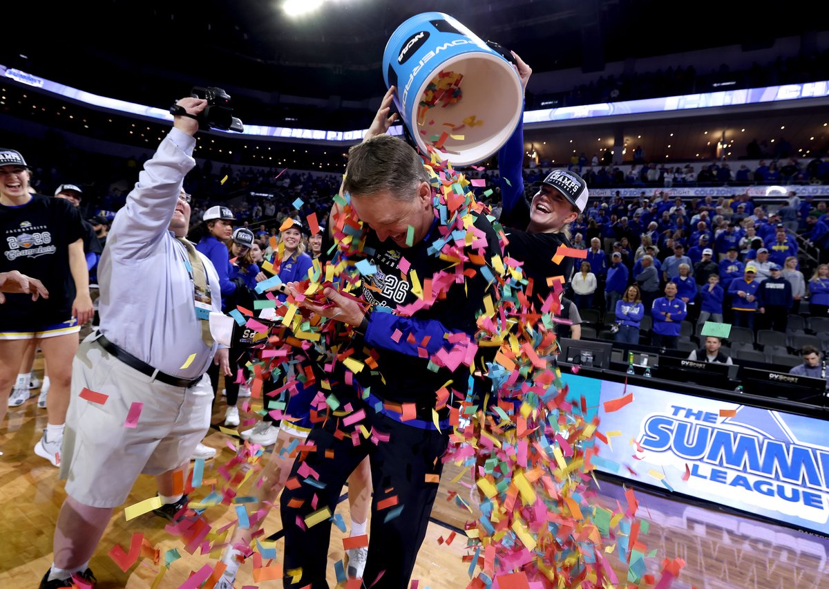 Summit Hoops tweet media