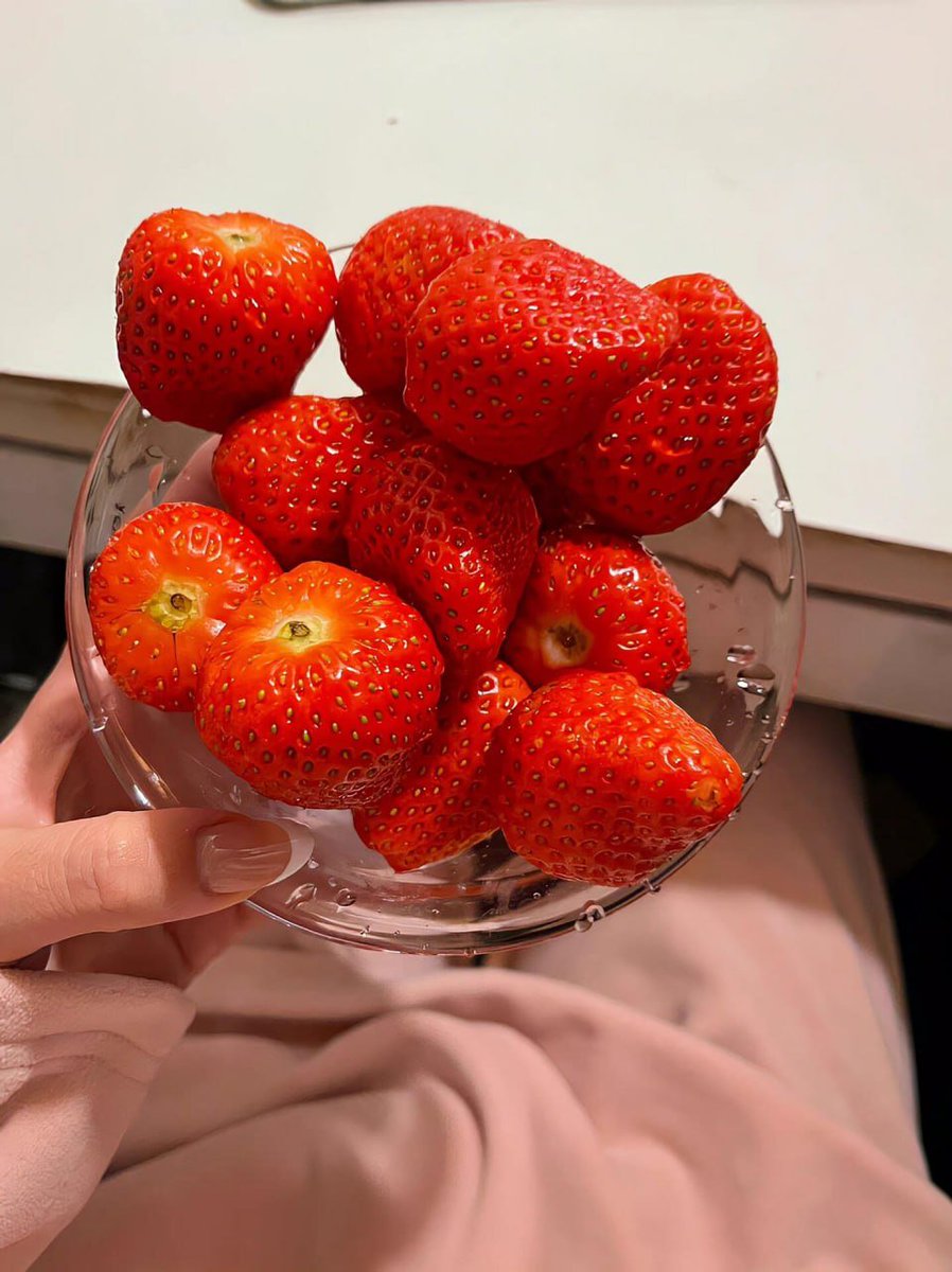 When life gives you strawberries... eat them all 😍