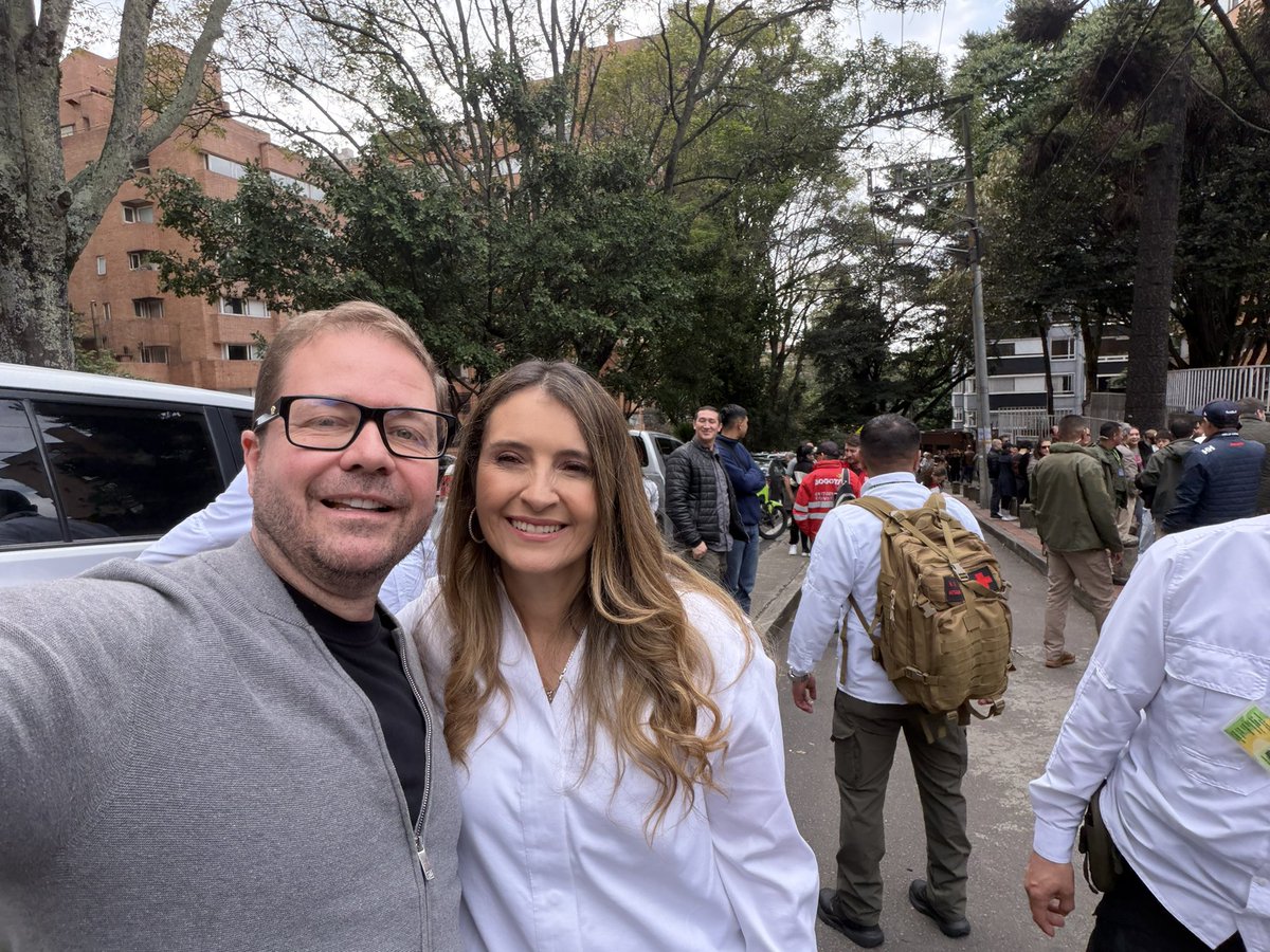 La gran consulta es la fuerza política más importante en Colombia. Vamos Paloma!!!