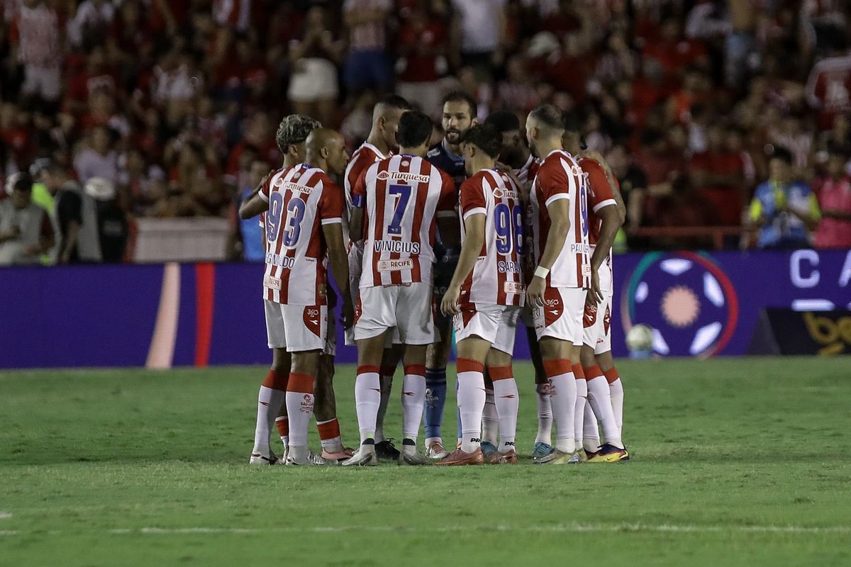 Náutico tweet media