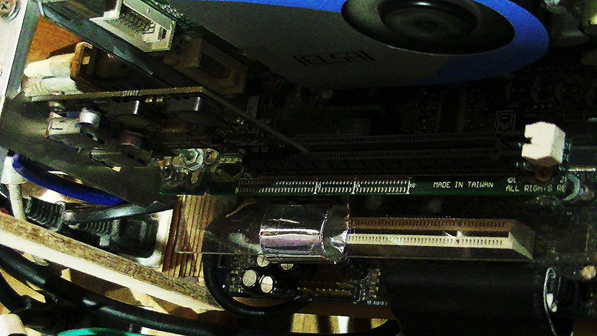 MomoPack's tweet photo. #Core2Extrmem #QX6700 #Win11Pro
20年ものだけどぉ~!Windows11Proで動画も快適8600GTなので
1080Pが限界だけどぉ~!GTX1050Tiにすれば4Kでも快適に
ABEMAの動画も現状でも快適 https://t.co/azrtNS2vsy