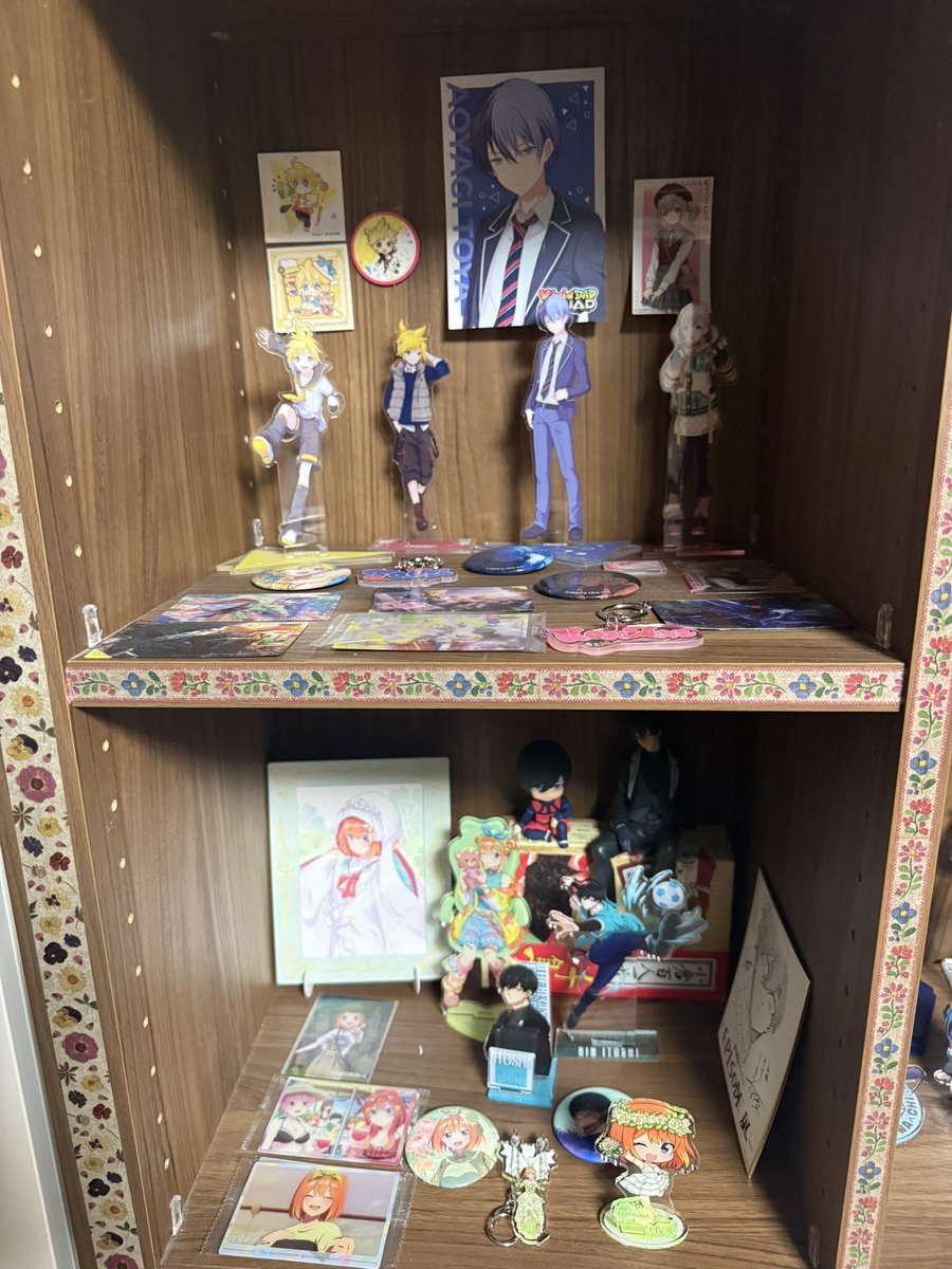 そうか冷静に考えたら、アクスタやアクキー、缶バの表面、ぬいケースとか、オタクとは切っても切り離せないグッズには大量に石油由来のプラスチックが使われてるじゃないか
僕もこれだけ集めるのに何万溶かしたか分からない、政治には興味がないじゃ済まないぞ
世のオタク、もっと怒れよ。