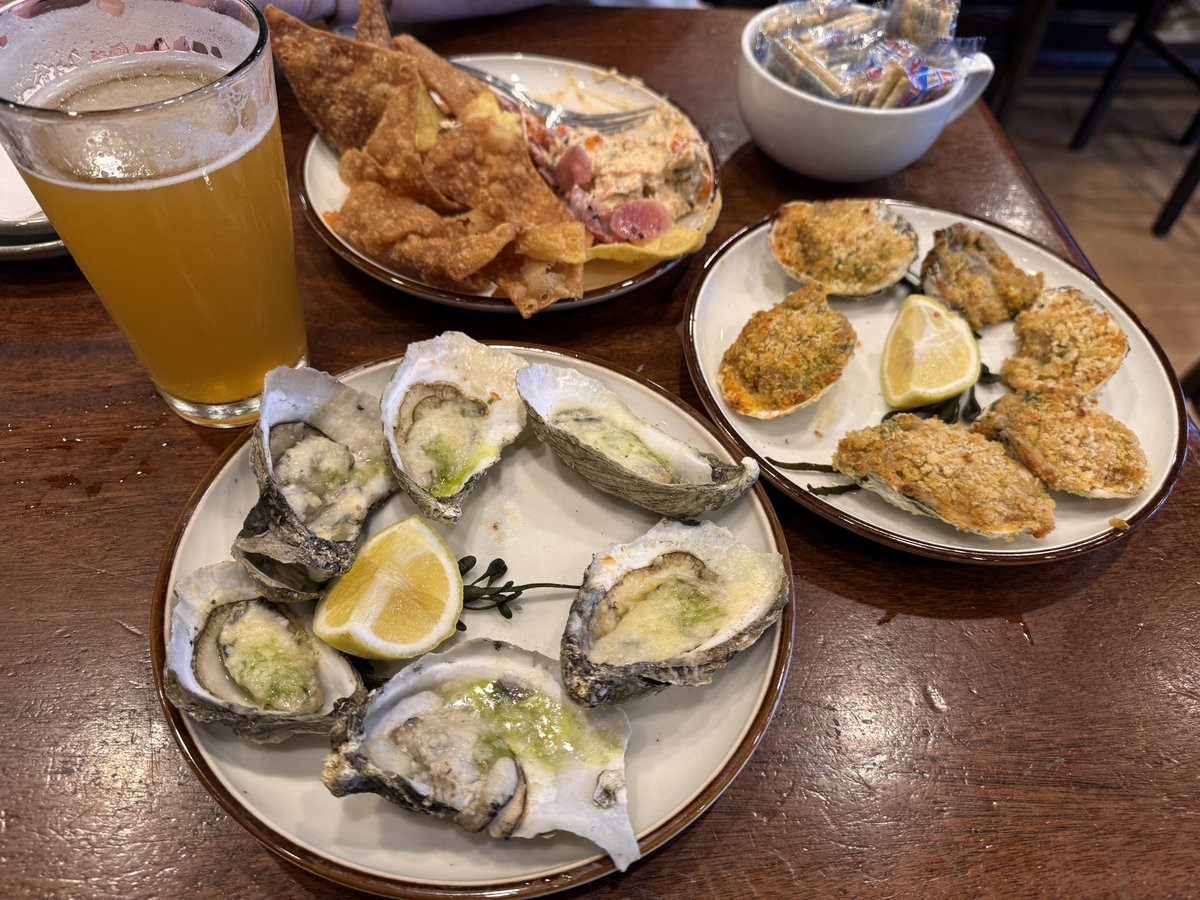 Wanderlusting Travel Bug tweet media