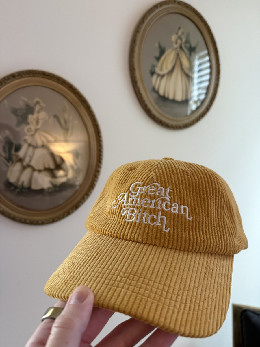 Hallie 🌿☁️ tweet media