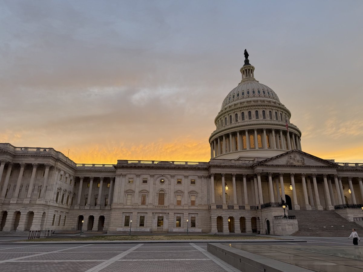 7:08 PM ET in Washington, DC

I could get used to this…