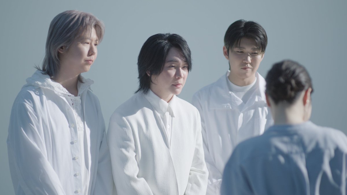 INFO_MGA_FC's tweet photo. Mrs. GREEN APPLE ＆ 浜辺美波
FANCL「SKIN PATCH」新CM公開🫧

CMソングは「ケセラセラ」🍏

大森元貴
「どうしてわかったんですか？」

若井滉斗＆藤澤涼架
「ばれちゃったか～」

▼詳細・チェック
https://t.co/XwqeFGrtnS

浜辺美波
「食事と睡眠、がんばろう！」

#MrsGREENAPPLE https://t.co/NXI05ayEqj