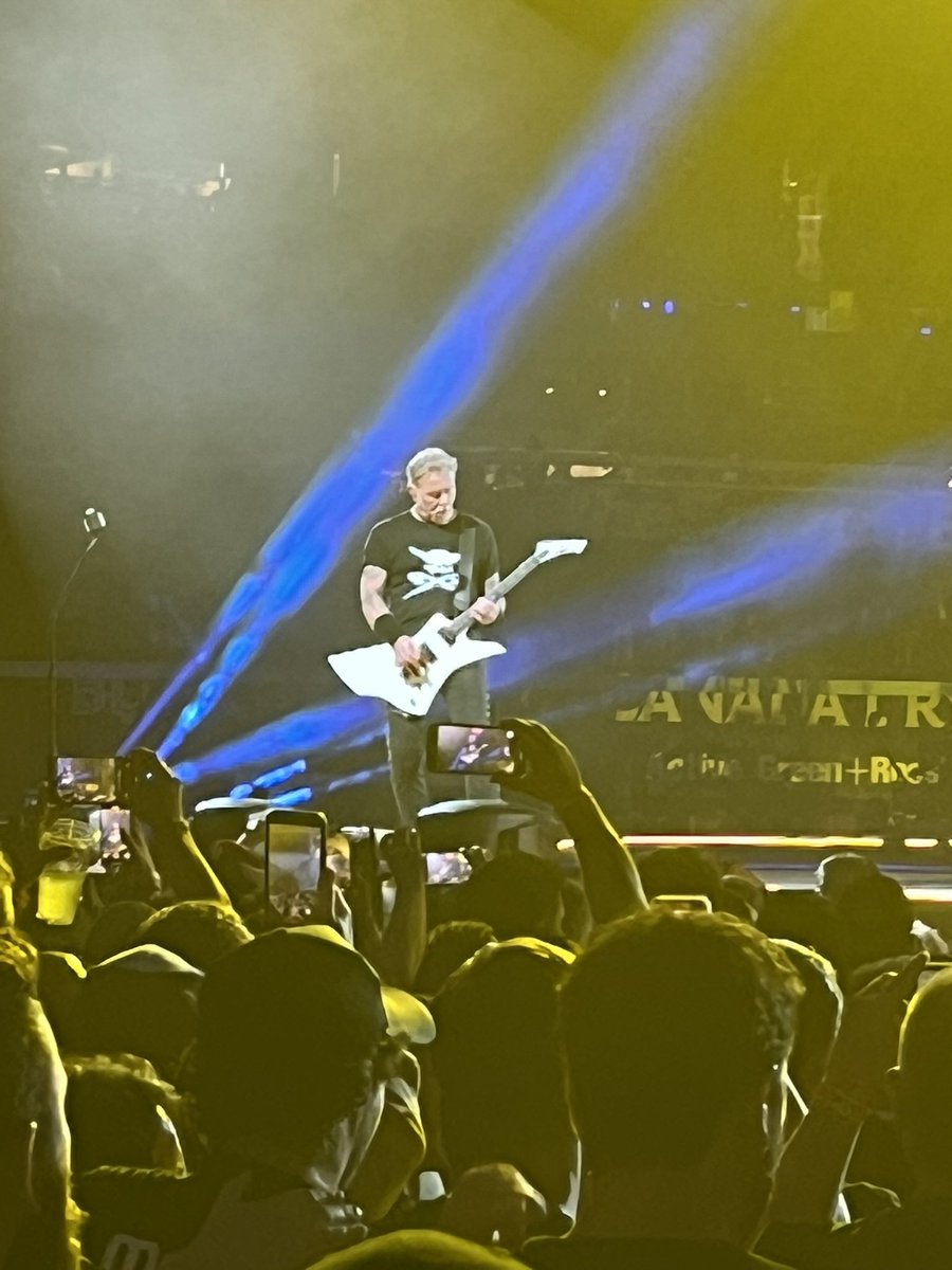 PeterZervas's tweet photo. @MeltdownRocks Metallica and Oasis🤘 https://t.co/RBYqGIgUTR