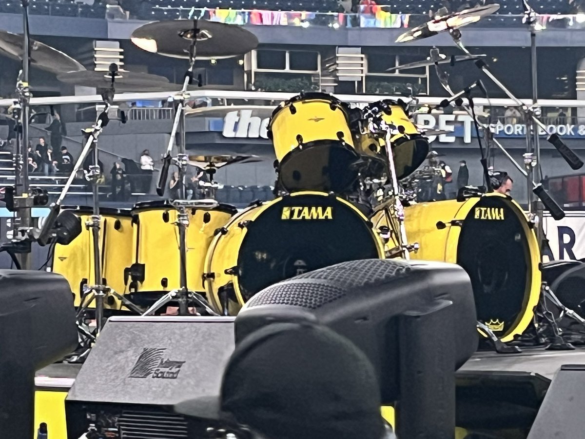 PeterZervas's tweet photo. @MeltdownRocks Metallica and Oasis🤘 https://t.co/RBYqGIgUTR