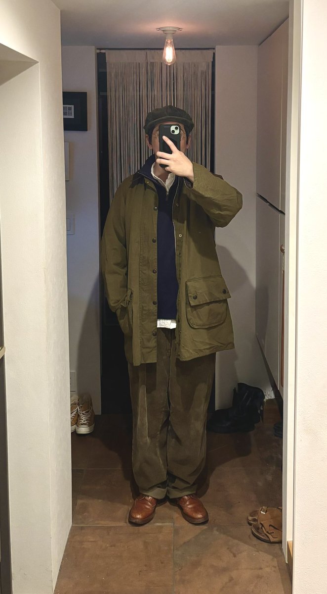ちょっとととのいすぎたか…

🧥 Barbour
👕 Ralph Lauren
👔 Ralph Lauren
👖 Ralph Lauren
🥾 Tricker’s
